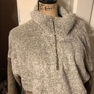 Sherpa dyed pullover  with pocketsNew